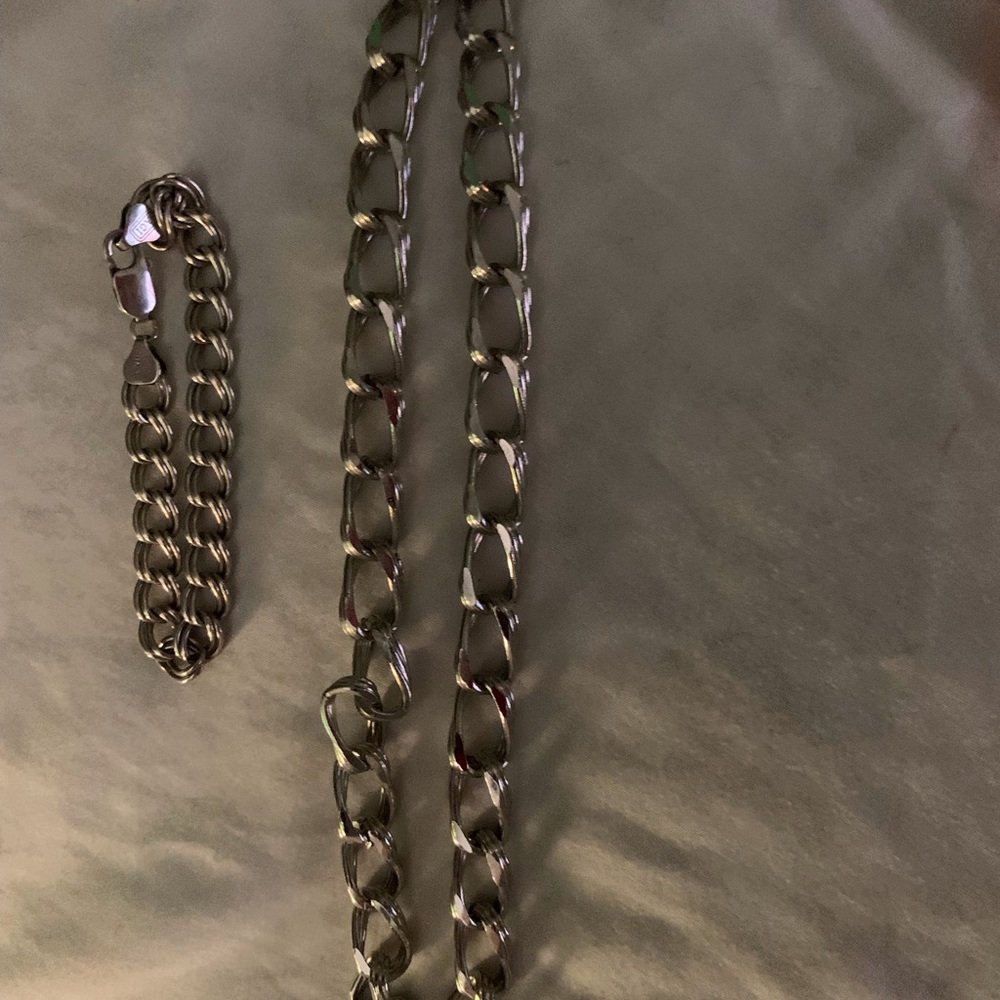 Jewelry - Picture 4 of 7